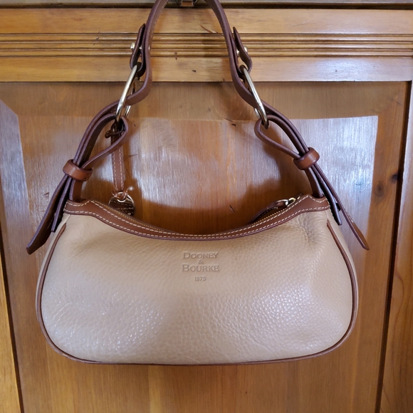 Dooney & Bourke Vintage Moon Bag Beyond EUC - Picture 13 of 16